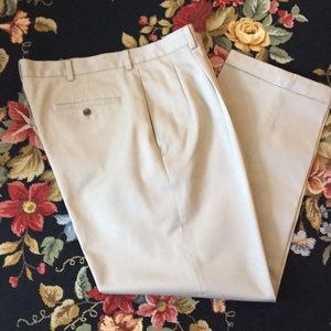 38W x 31L Brooks Brothers Pleated Chino Pants EUC